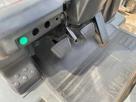 Treibgasstapler 2007  Nissan UD02A25PQ (8)