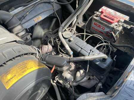 Treibgasstapler 2007  Nissan UD02A25PQ (11)
