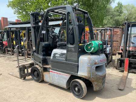 Treibgasstapler 2007  Nissan UD02A25PQ (3)