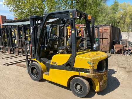 Carrelli elevatori diesel 2013  Yale GDP30VX (3)