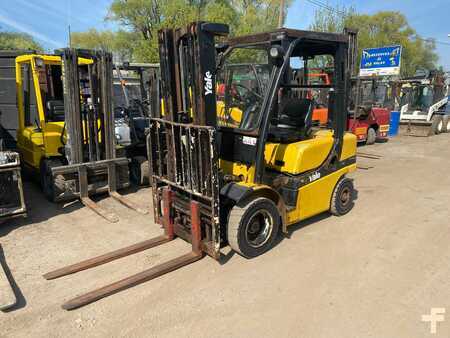 Diesel truck 2011  Yale GDP25VX (1)