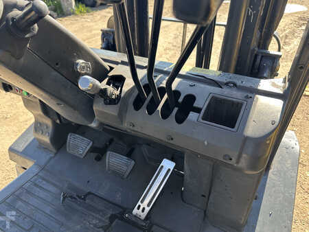 Gas gaffeltruck 2005  Nissan UGD02A30PQ (8)