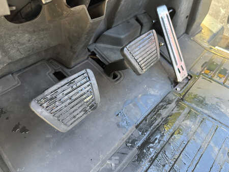 Gas gaffeltruck 2005  Nissan UGD02A30PQ (9)
