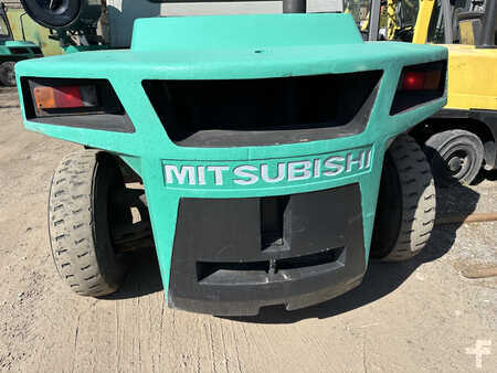 Diesel truck 2012  Mitsubishi FD70 (4)