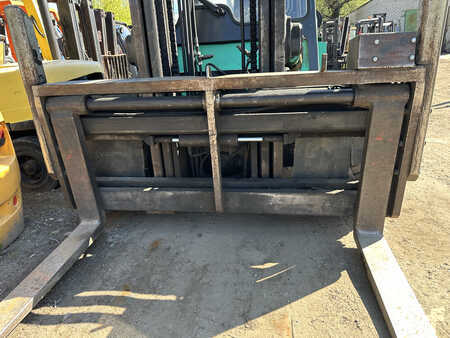 Diesel truck 2012  Mitsubishi FD70 (6)