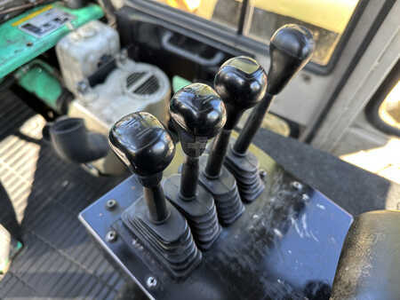 Diesel truck 2012  Mitsubishi FD70 (8)