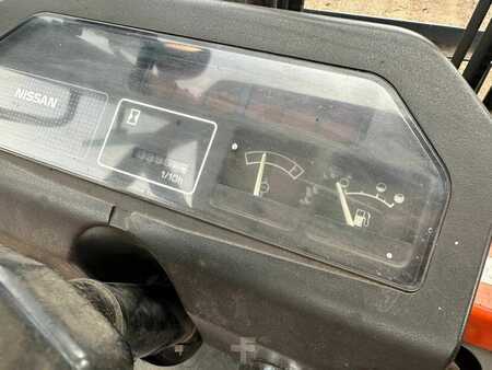 Treibgasstapler 1998  Nissan J01 (10)