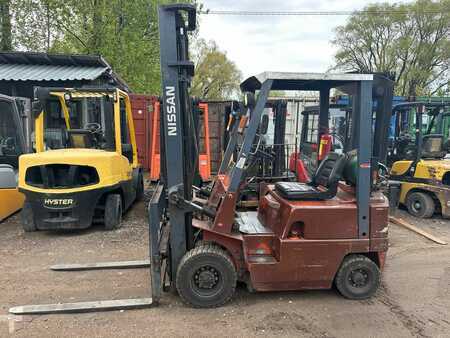 Treibgasstapler 1998  Nissan J01 (2)