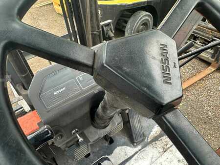 Treibgasstapler 1998  Nissan J01 (9)