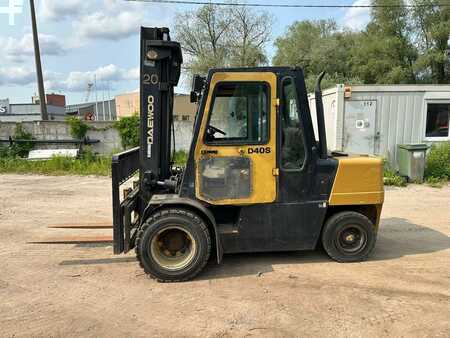 Wózki widłowe diesel 2002  Daewoo D40S-2 (3)