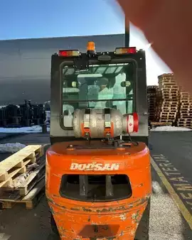 Carretilla elevadora GLP 2008  Doosan G30G (2)