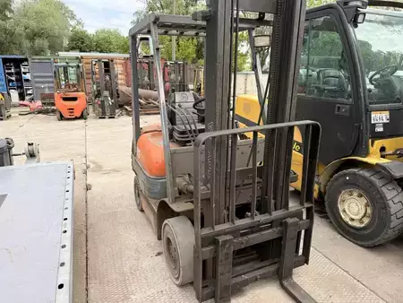 Diesel heftrucks 1996  Toyota 02-6FDF15 (1)