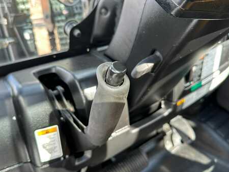 LPG VZV 2008  Yale GLP55VX (9)