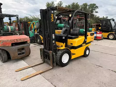 Carrelli elevatori GPL 2005  Yale GLP30VX (1)