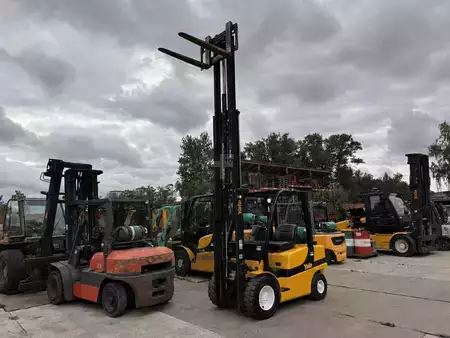 Carrelli elevatori GPL 2005  Yale GLP30VX (5)