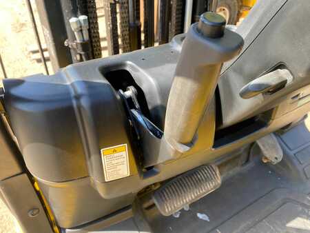 Wózki widłowe diesel 2013  Yale GDP30VX (7) 