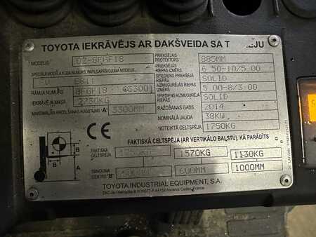 Chariot élévateur gaz 2014  Toyota 02-8FGF18 (10)