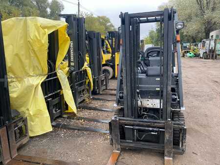 Propane Forklifts 2011  Nissan EBT-P1F1 (4)