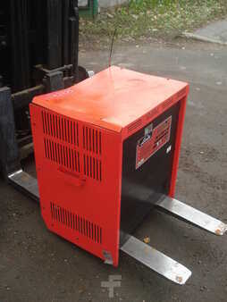 Carretilla retráctil 2007  CAT Lift Trucks NR14N (8)