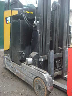 Carretilla retráctil 2007  CAT Lift Trucks NR14N (9)