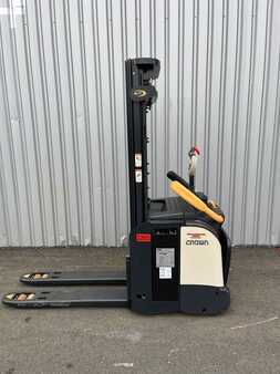 Pallet Stackers - Crown ETi (1)