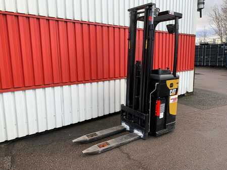 Stackers Stand-on 2012  CAT Lift Trucks NSR (4)