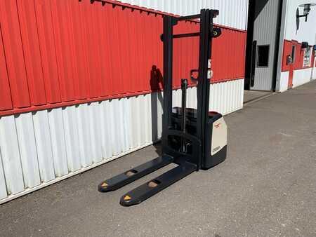 Pallet Stackers 2022  Crown WF3000 (4)