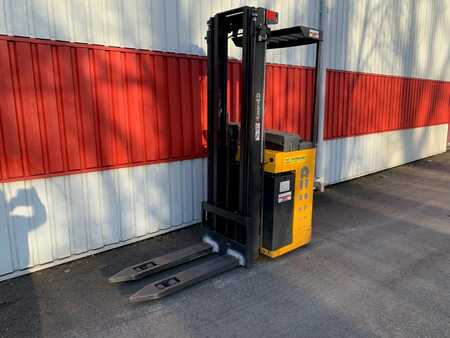 Stackers Stand-on 2013  Atlet A/160SDTFVSN570 (4) 
