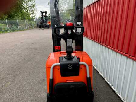 Pallet Stackers 2013  BT SPE125L (2) 