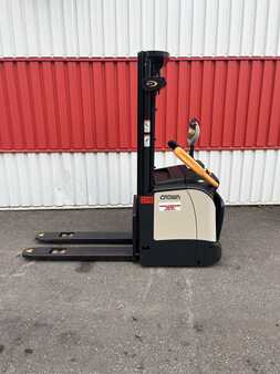 Pallet Stackers 2023  Crown ET (1) 