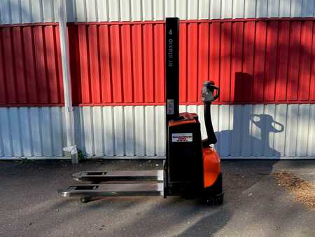 Pallet Stackers 2011  BT SWE080L-2011 (1) 