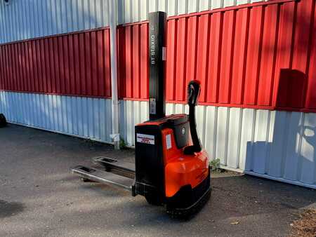 Pallet Stackers 2011  BT SWE080L-2011 (3) 