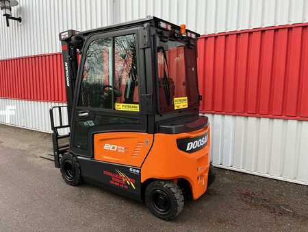 Chariot 4 roues électrique 2023  Doosan B20X-7 (3)