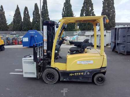 Eléctrica de 4 ruedas 2019  Hyster J2.5XN (1)