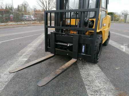 Elektro 4 Rad 2008  CAT Lift Trucks GP40K (8)