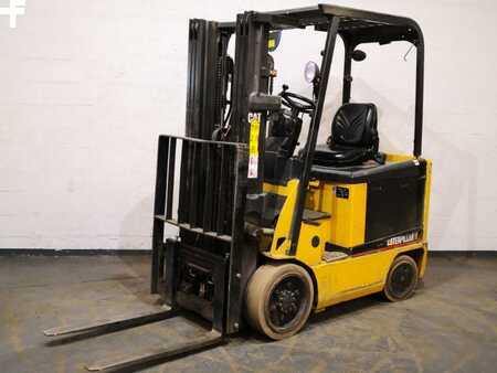 Eléctrica de 4 ruedas 2006  CAT Lift Trucks EC25N (1)