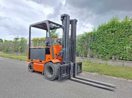 4-wiel elektrische heftrucks 2001  Carer R45N5 (1)