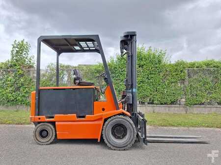 Chariot 4 roues électrique 2001  Carer R45N5 (6)