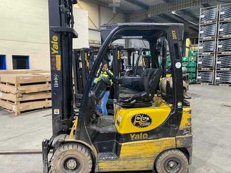 Carrello elevatore a gas 2017  Yale GLP20SVX-VALUE (4)