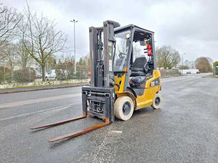 Eléctrica de 4 ruedas 2016  CAT Lift Trucks GP15N (2)