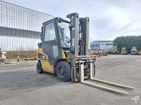 Chariot 4 roues électrique 2013  CAT Lift Trucks DP25NT (2)