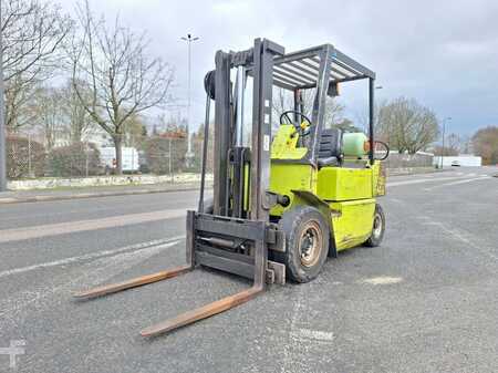 4-wiel elektrische heftrucks 1988  Clark GPM15N (1)