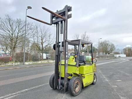 Chariot 4 roues électrique 1988  Clark GPM15N (4)