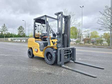 Elektro čtyřkolový VZV 2015  CAT Lift Trucks GP35 NTD (2)