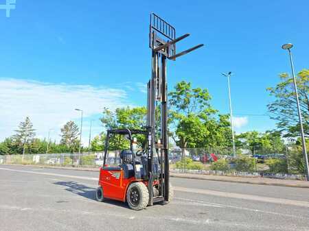 4-wiel elektrische heftrucks 2013  Heli CPD30 (8)