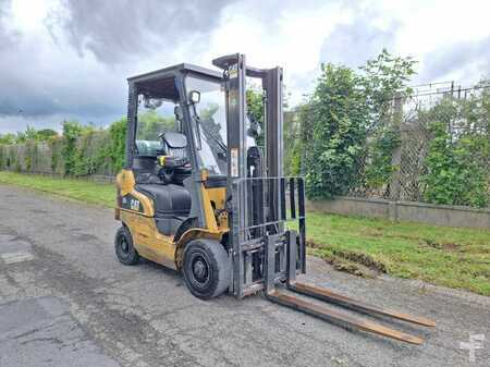 Elektro čtyřkolový VZV 2015  CAT Lift Trucks GP15NT (1)