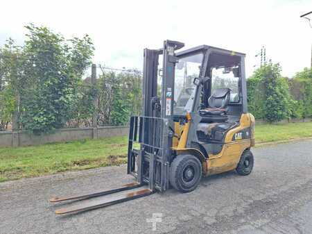 Chariot 4 roues électrique 2015  CAT Lift Trucks GP15NT (2)