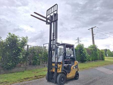 Chariot 4 roues électrique 2015  CAT Lift Trucks GP15NT (3)