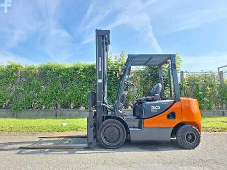 Elektro čtyřkolový VZV 2016  Doosan D30S 5 (3)