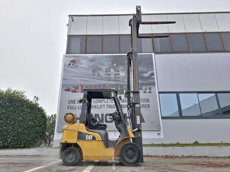 Carrelli elettrici 4 ruote 2015  CAT Lift Trucks GP25N (10)